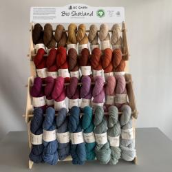 div. Zubehörhändler Shop Display for GOTS yarns